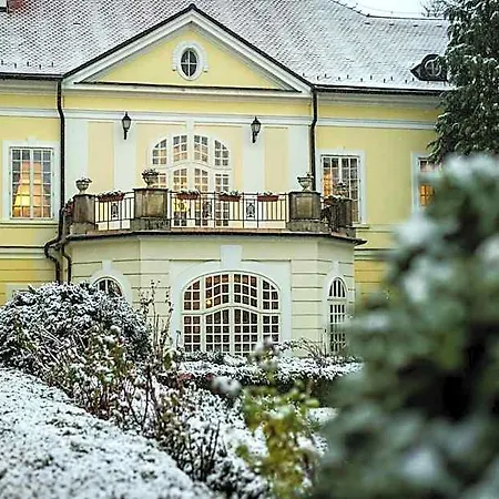 Szidonia Castle Hotel 4*