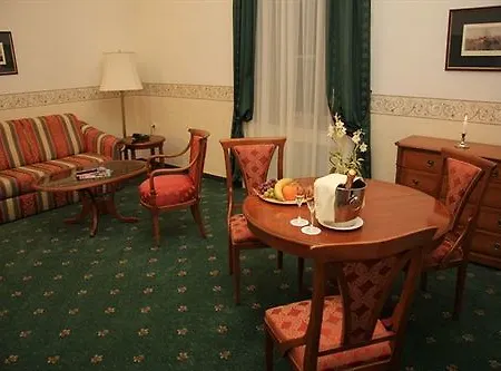 Szidónia Castle Szálloda