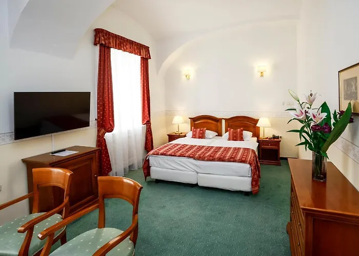 Szidonia Castle מלון