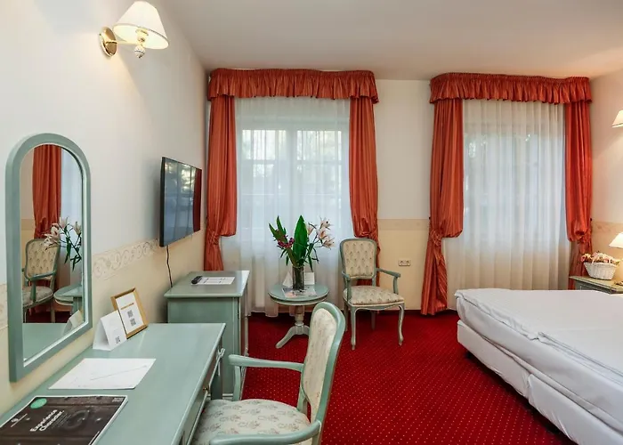 Szidonia Castle מלון