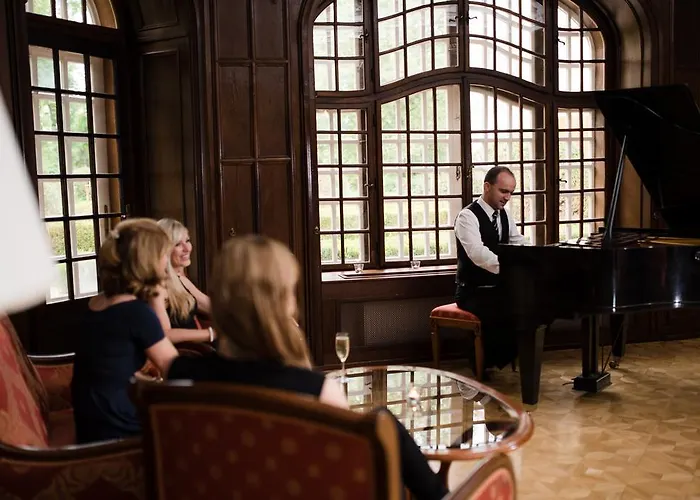 מלון Szidonia Castle 4*