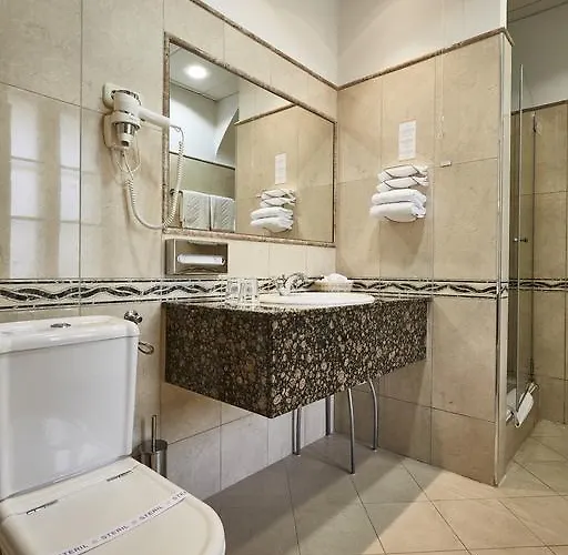 מלון Szidonia Castle 4*