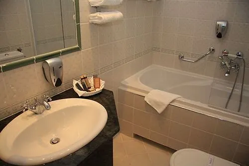 Szidonia Castle מלון Röjtökmuzsaj