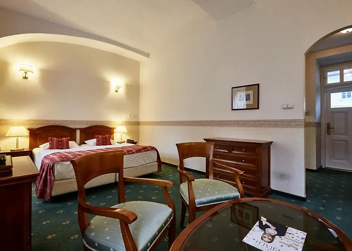 Szidonia Castle מלון Röjtökmuzsaj