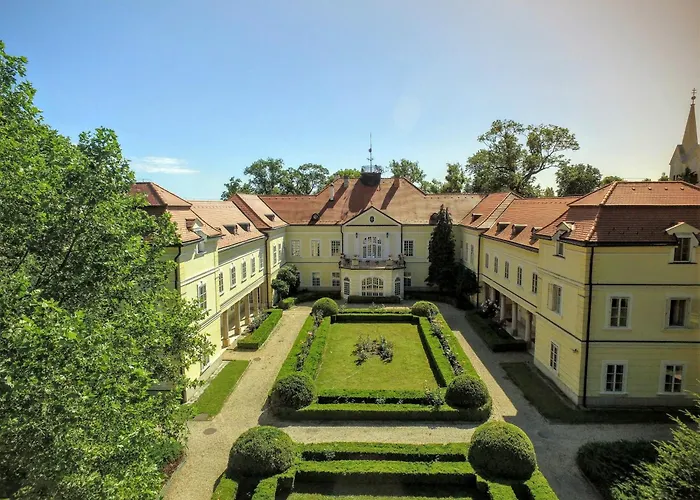 Szidonia Castle